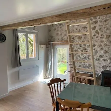 Holiday home La Saboterie 2/3 Personnes Le Mayet-de-Montagne